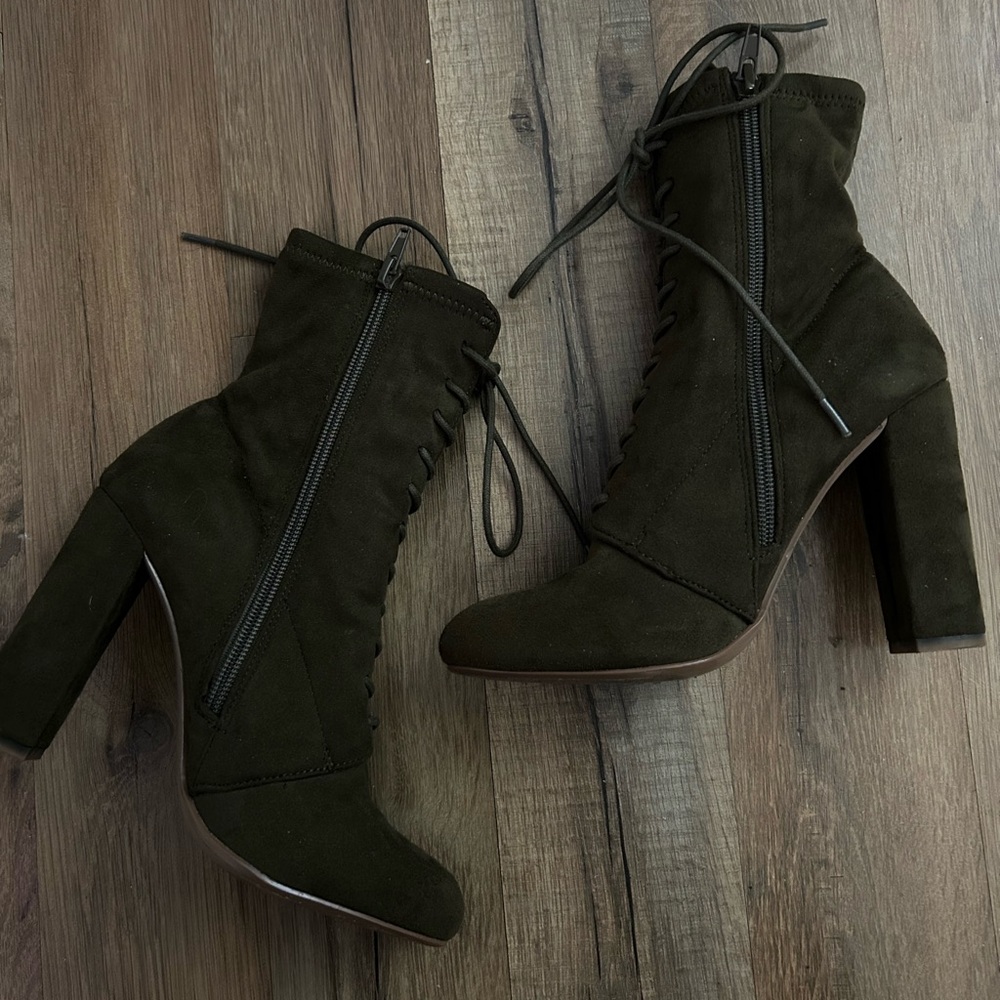 Steve Madden Dark Green Lace-Up Booties 5.5 - Picture 2 of 4